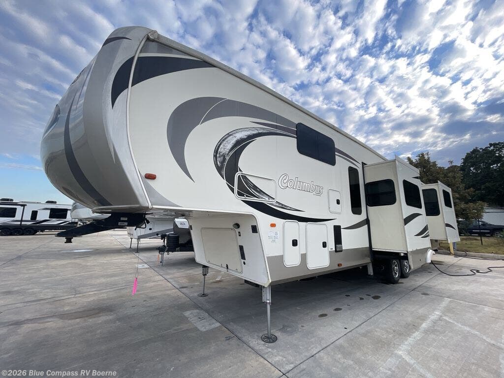 2018 Palomino Columbus F386FK - Used Fifth Wheel For Sale by Blue Compass RV Boerne in Boerne, Texas