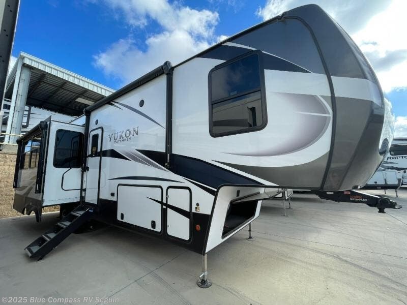 2022 Dutchmen Yukon 320RL RV for Sale in Seguin, TX 78155 | S6265 ...