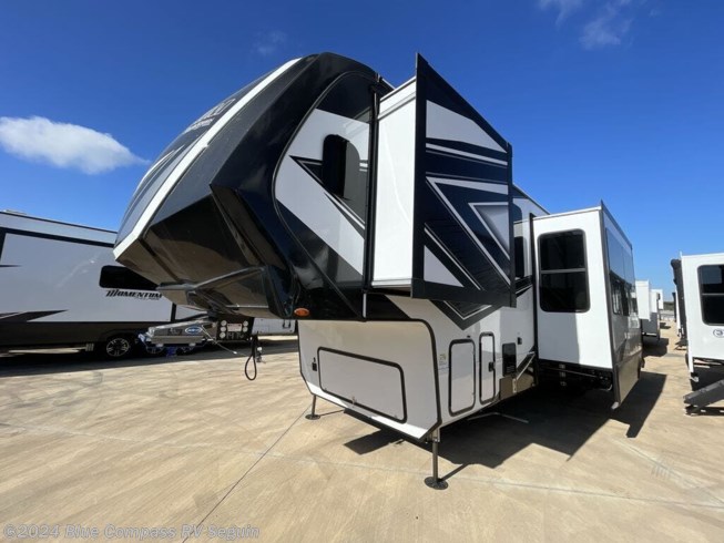 2023 Momentum 399TH-R by Grand Design from Blue Compass RV Seguin in Seguin, Texas