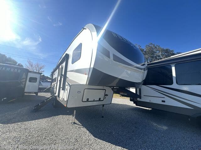 2024 Forest River Rockwood Signature 301RK - New Travel Trailer For Sale by Blue Compass RV Seguin in Seguin, Texas