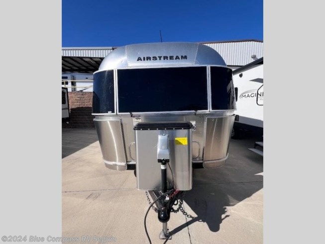 2017 Flying Cloud 26U by Airstream from Blue Compass RV Seguin in Seguin, Texas
