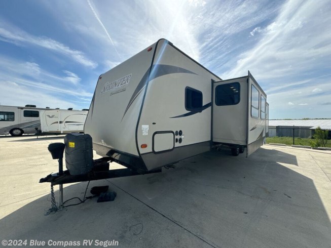 2017 Keystone Sprinter Campfire Edition 32BH - Used Travel Trailer For Sale by Blue Compass RV Seguin in Seguin, Texas