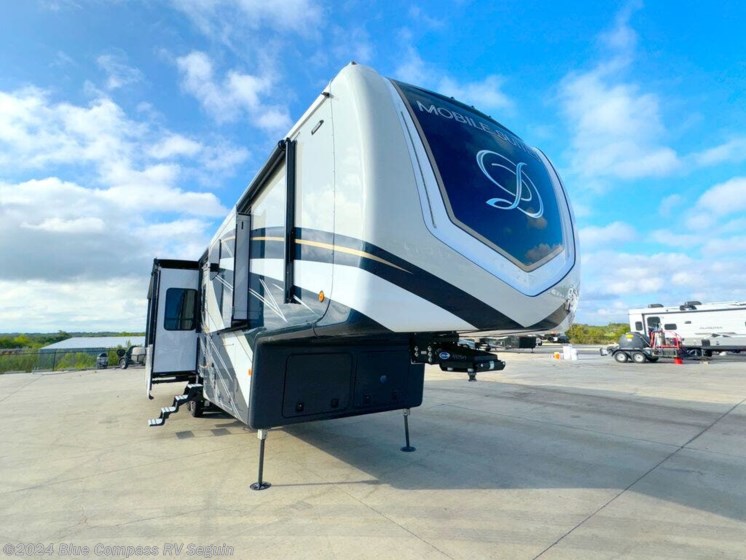 New 2025 DRV Mobile Suites 41RKDB4 available in Seguin, Texas