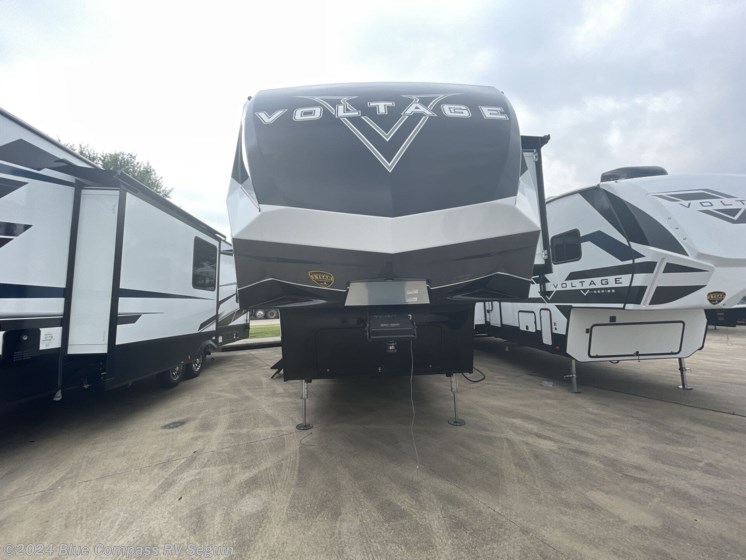 New 2025 Dutchmen Voltage 4225 available in Seguin, Texas