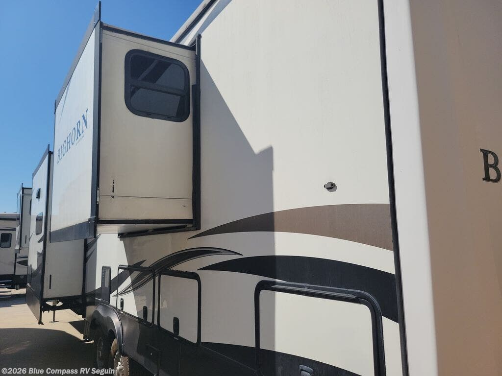 2019 Heartland Bighorn 3950FL - Used Fifth Wheel For Sale by Blue Compass RV Seguin in Seguin, Texas
