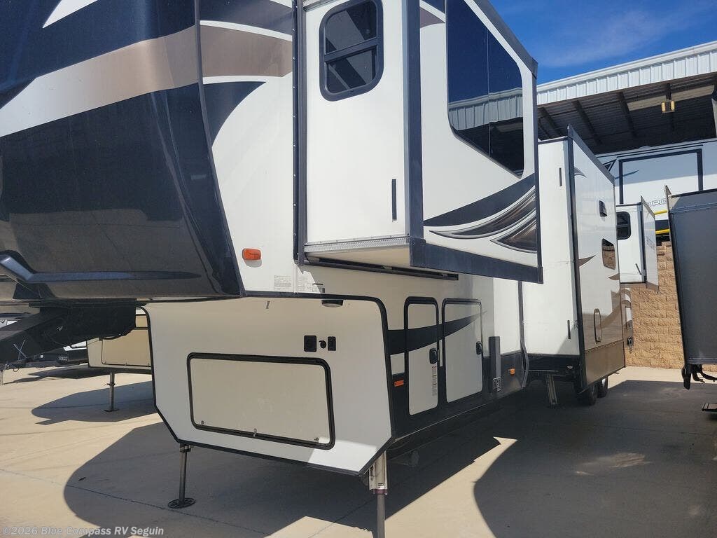 Used 2019 Heartland Bighorn 3950FL available in Seguin, Texas