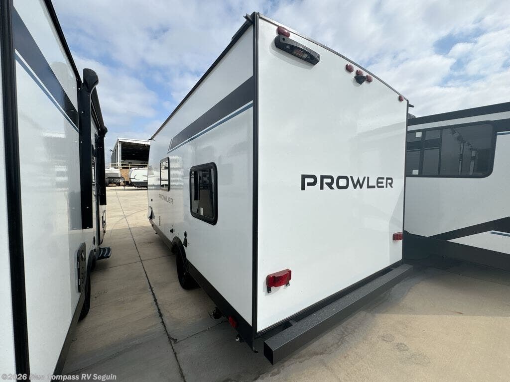 2025 Prowler 17BHLX by Heartland from Blue Compass RV Seguin in Seguin, Texas
