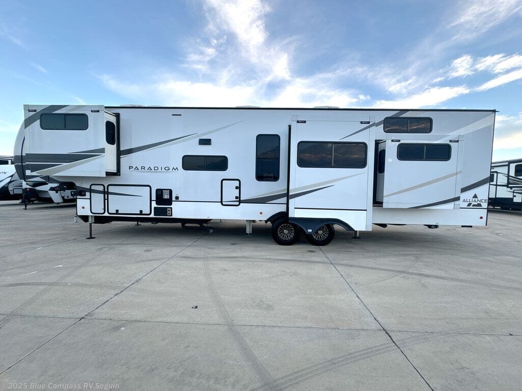 2024 Paradigm 395DS by Alliance RV from Blue Compass RV Seguin in Seguin, Texas