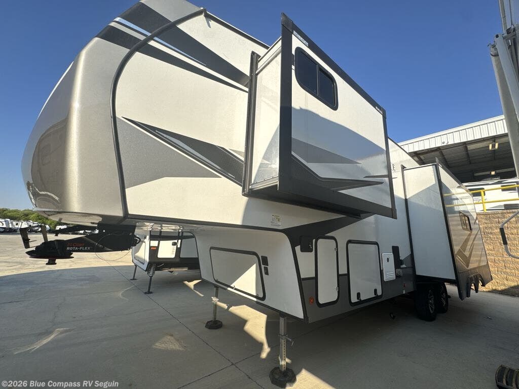 2023 Avenue 30RLS by Alliance RV from Blue Compass RV Seguin in Seguin, Texas