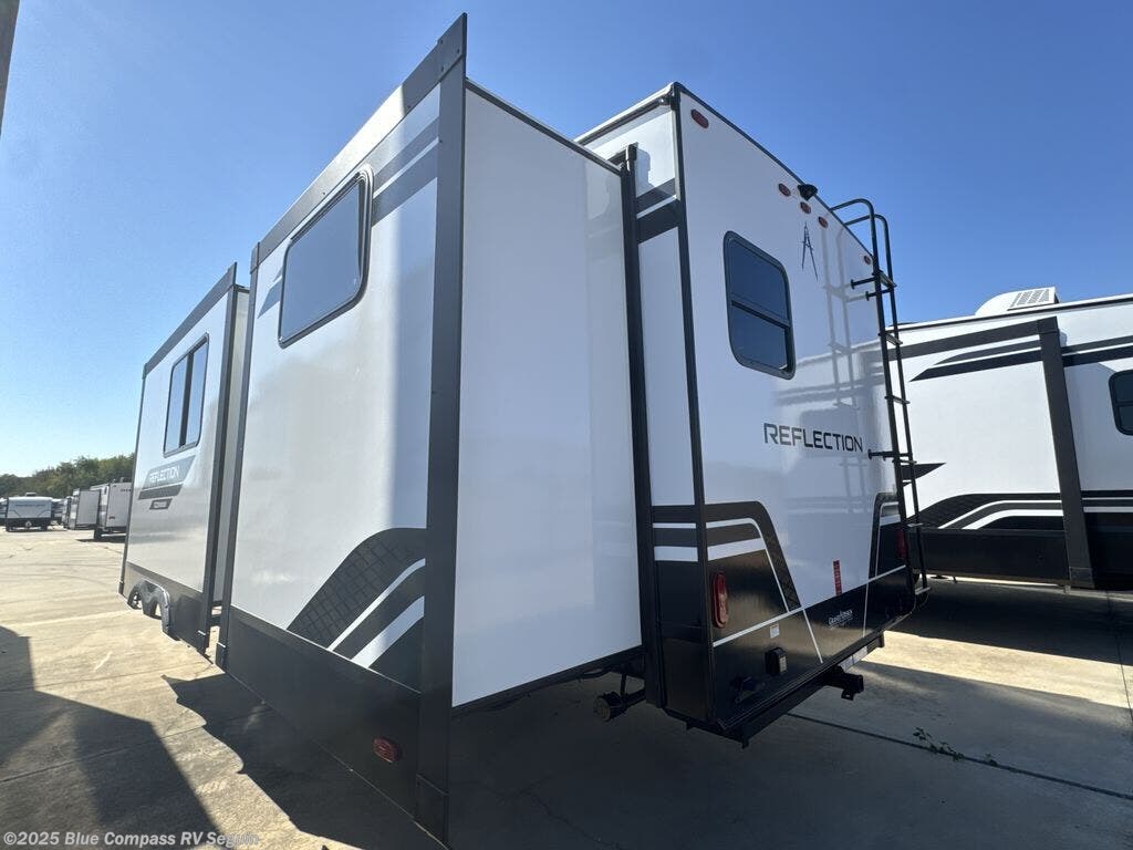2026 Grand Design Reflection 100 Series 32BH - New Fifth Wheel For Sale by Blue Compass RV Seguin in Seguin, Texas