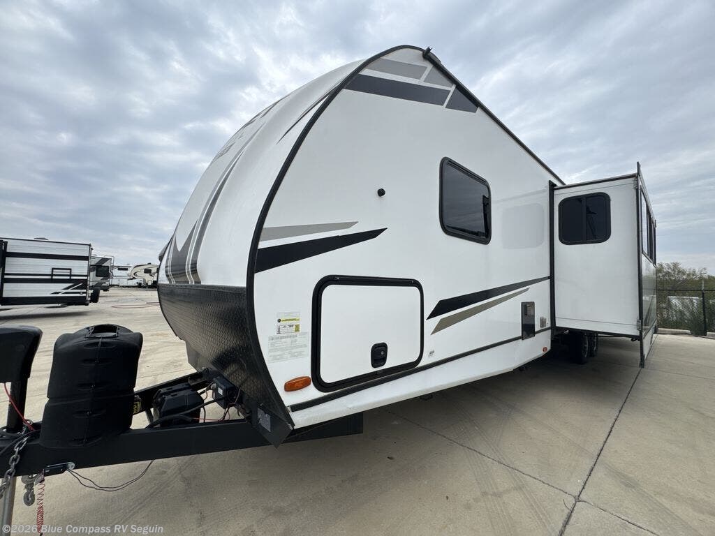 Used 2022 CrossRoads Sunset Trail 331BH available in Seguin, Texas