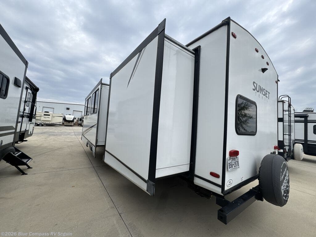 2022 CrossRoads Sunset Trail 331BH - Used Travel Trailer For Sale by Blue Compass RV Seguin in Seguin, Texas