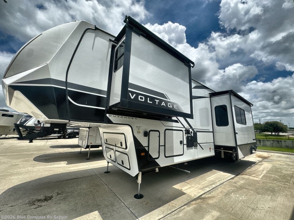 New 2026 Dutchmen Voltage V-Series 4250 available in Seguin, Texas