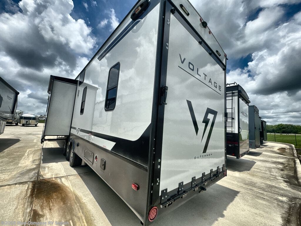 2026 Dutchmen Voltage V-Series 4250 - New Fifth Wheel For Sale by Blue Compass RV Seguin in Seguin, Texas