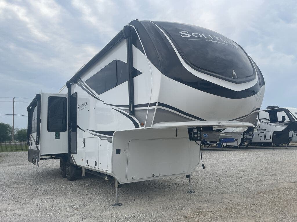 2025 Solitude 310GK by Grand Design from Blue Compass RV Seguin in Seguin, Texas