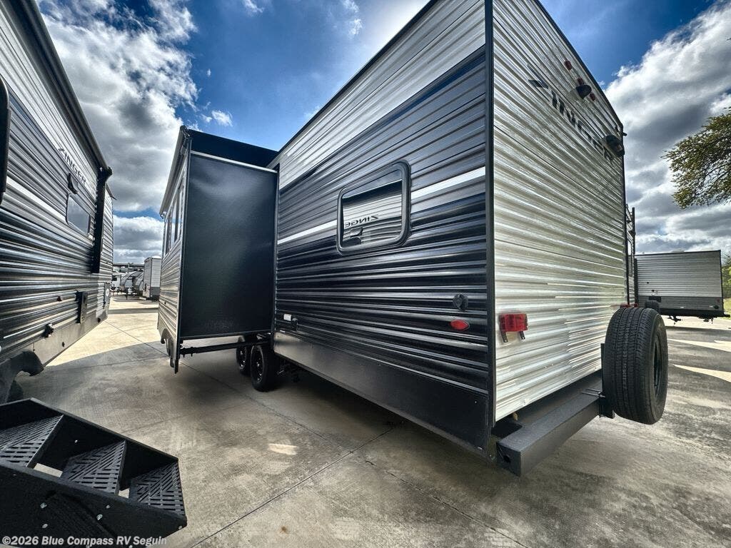 2026 Zinger Lite 290QB by CrossRoads from Blue Compass RV Seguin in Seguin, Texas