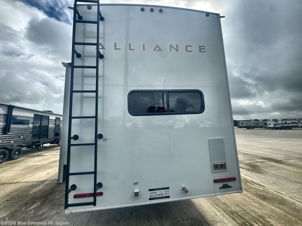 2026 Benchmark 44RKL by Alliance RV from Blue Compass RV Seguin in Seguin, Texas