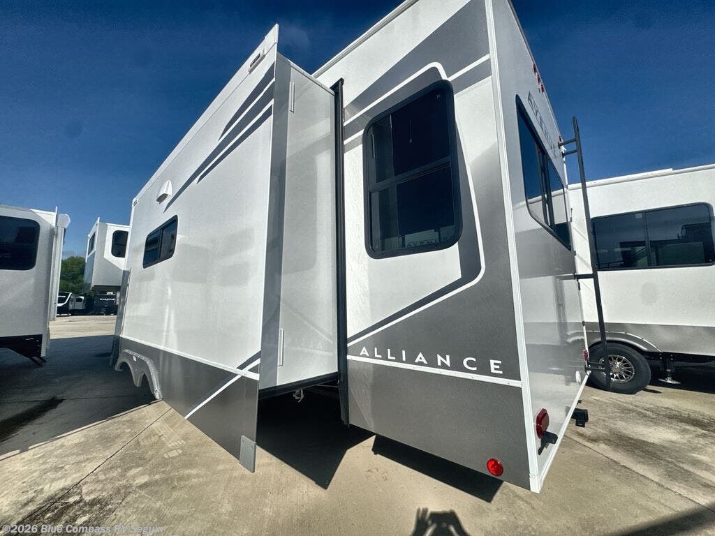 2026 Avenue 32RLS by Alliance RV from Blue Compass RV Seguin in Seguin, Texas