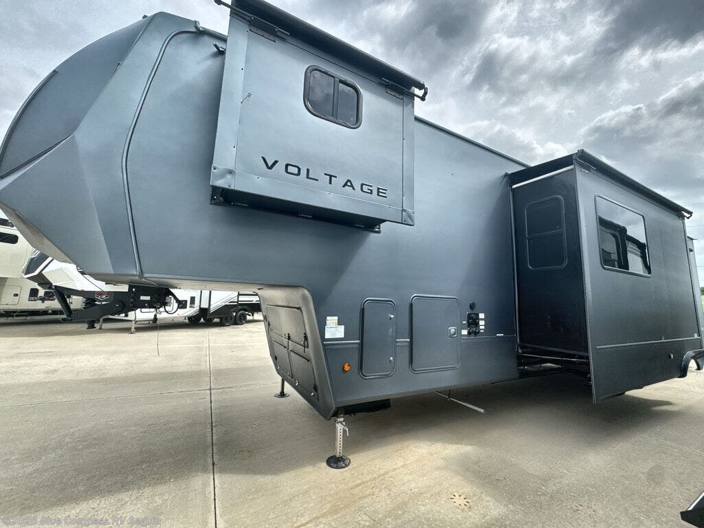 New 2026 Dutchmen Voltage V-Series 3800 available in Seguin, Texas
