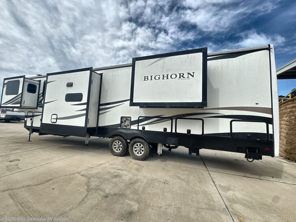 2019 Bighorn 3950FL by Heartland from Blue Compass RV Seguin in Seguin, Texas