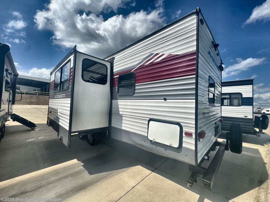 2024 Avenger 28BHS by Prime Time from Blue Compass RV Seguin in Seguin, Texas