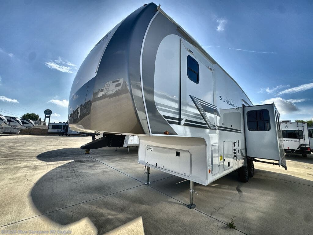 2027 Sundance XLT SUNDANCE  XLT 24ML by Heartland from Blue Compass RV Seguin in Seguin, Texas