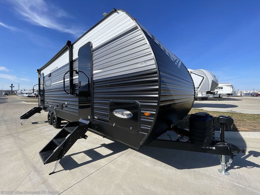 2026 Zinger 260RL by CrossRoads from Blue Compass RV Seguin in Seguin, Texas