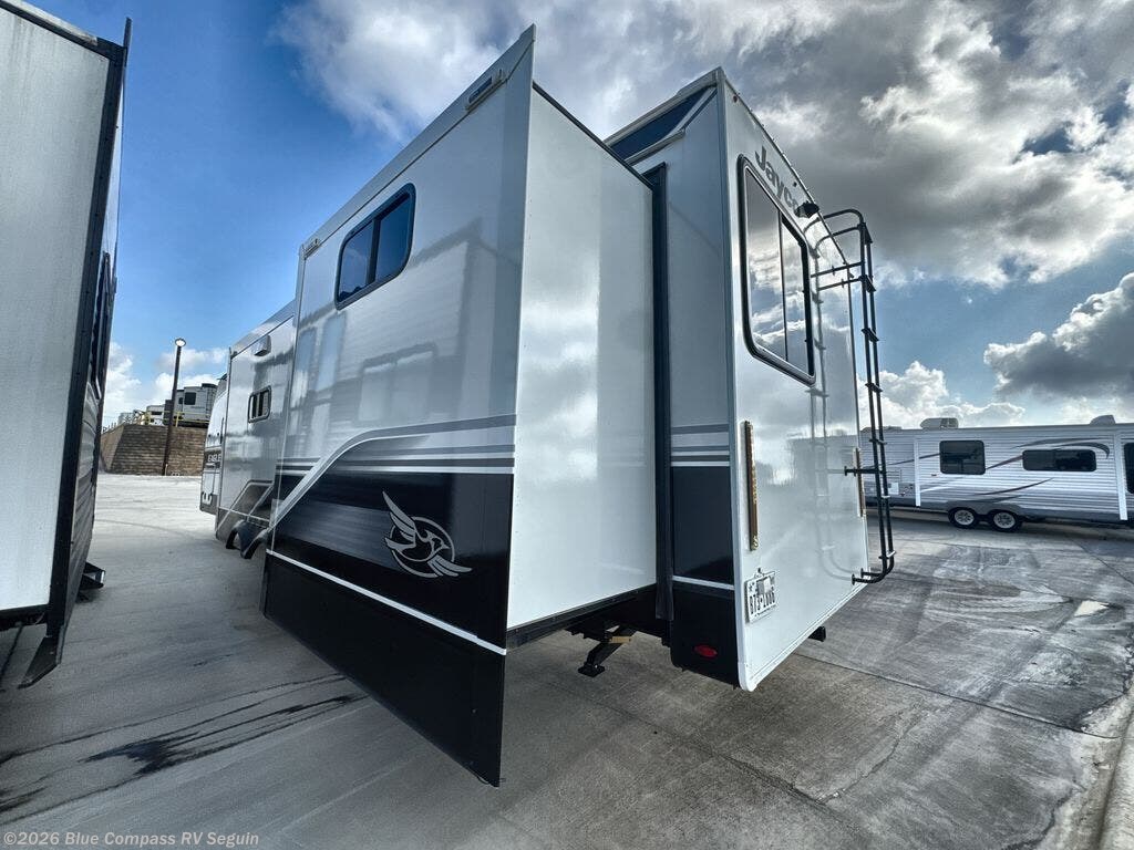 2025 Jayco Eagle HT 312BHOK - Used Travel Trailer For Sale by Blue Compass RV Seguin in Seguin, Texas