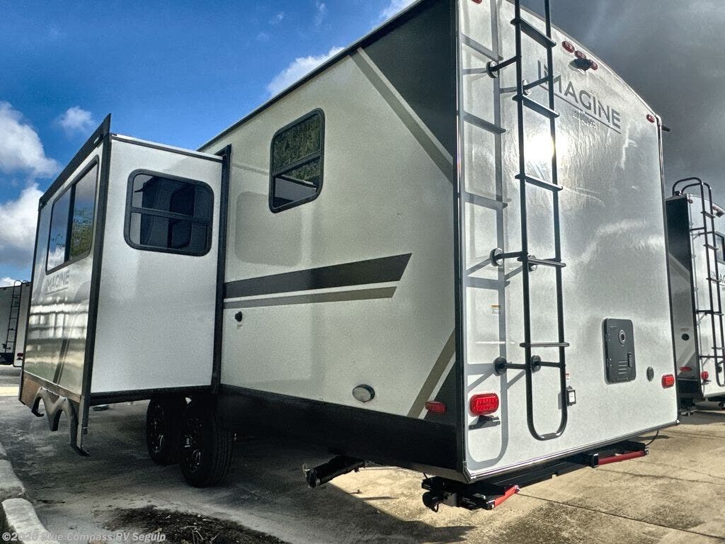 2027 Imagine 2470BH by Grand Design from Blue Compass RV Seguin in Seguin, Texas