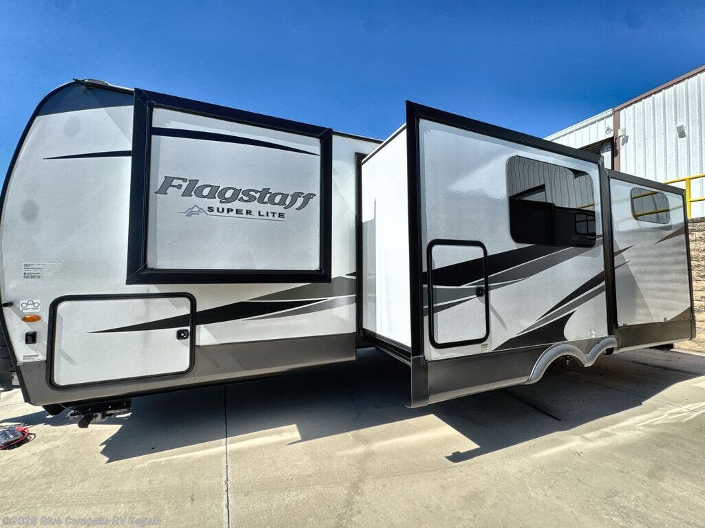 2024 Flagstaff Super Lite 26BHW by Forest River from Blue Compass RV Seguin in Seguin, Texas