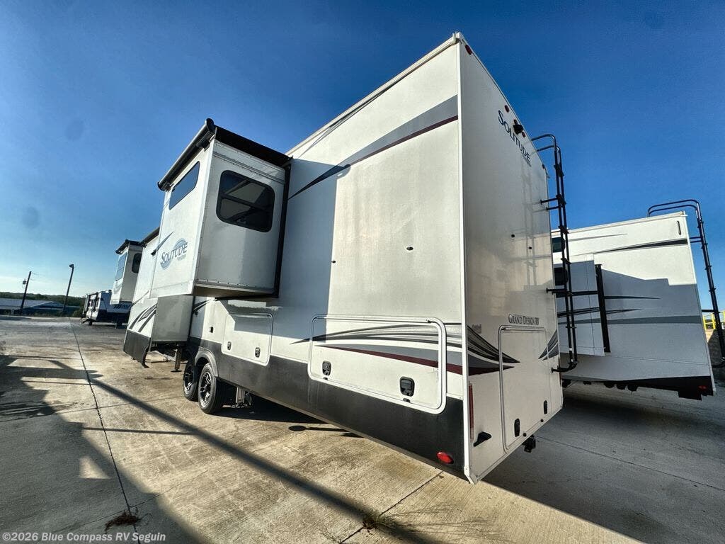 2022 Solitude 380FL by Grand Design from Blue Compass RV Seguin in Seguin, Texas