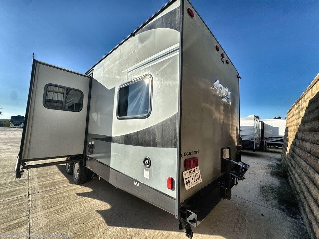 2021 Coachmen Apex Ultra-Lite 289TBSS - Used Travel Trailer For Sale by Blue Compass RV Seguin in Seguin, Texas