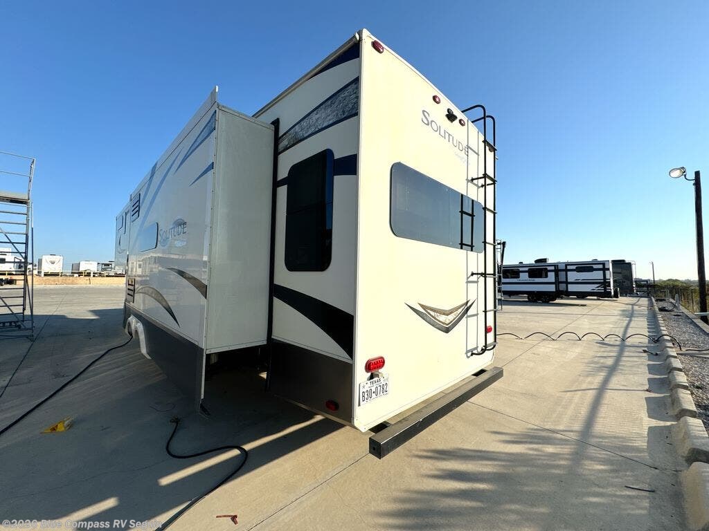 2018 Solitude 384GK by Grand Design from Blue Compass RV Seguin in Seguin, Texas