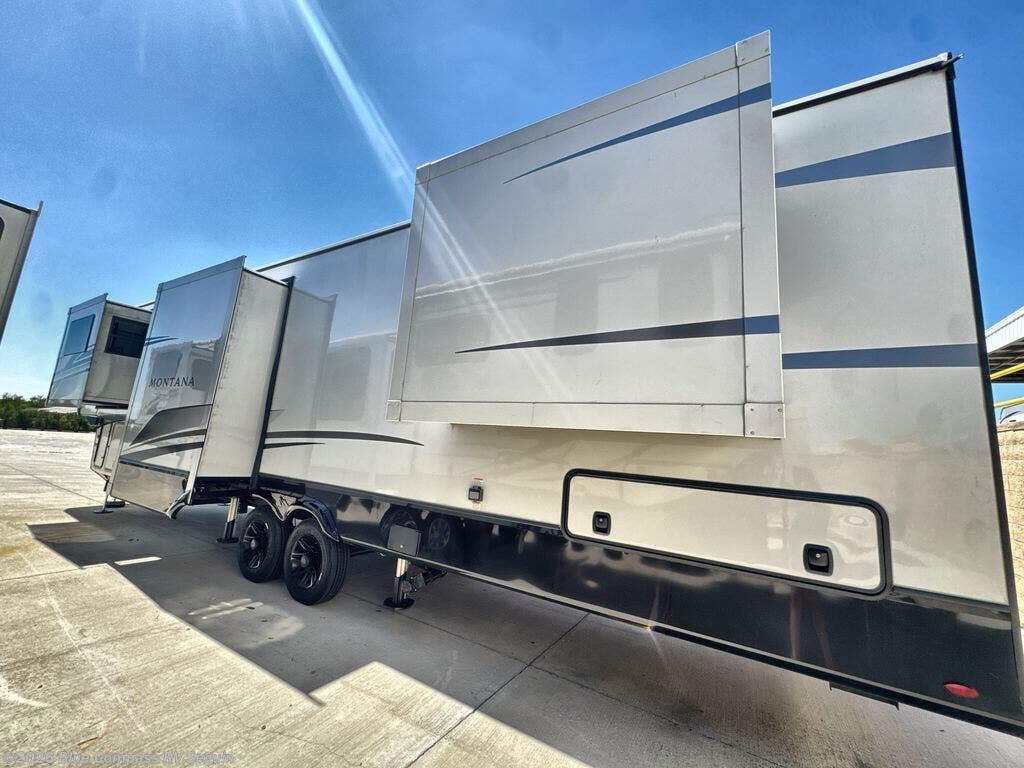 Used 2025 Keystone Montana 3941FO available in Seguin, Texas