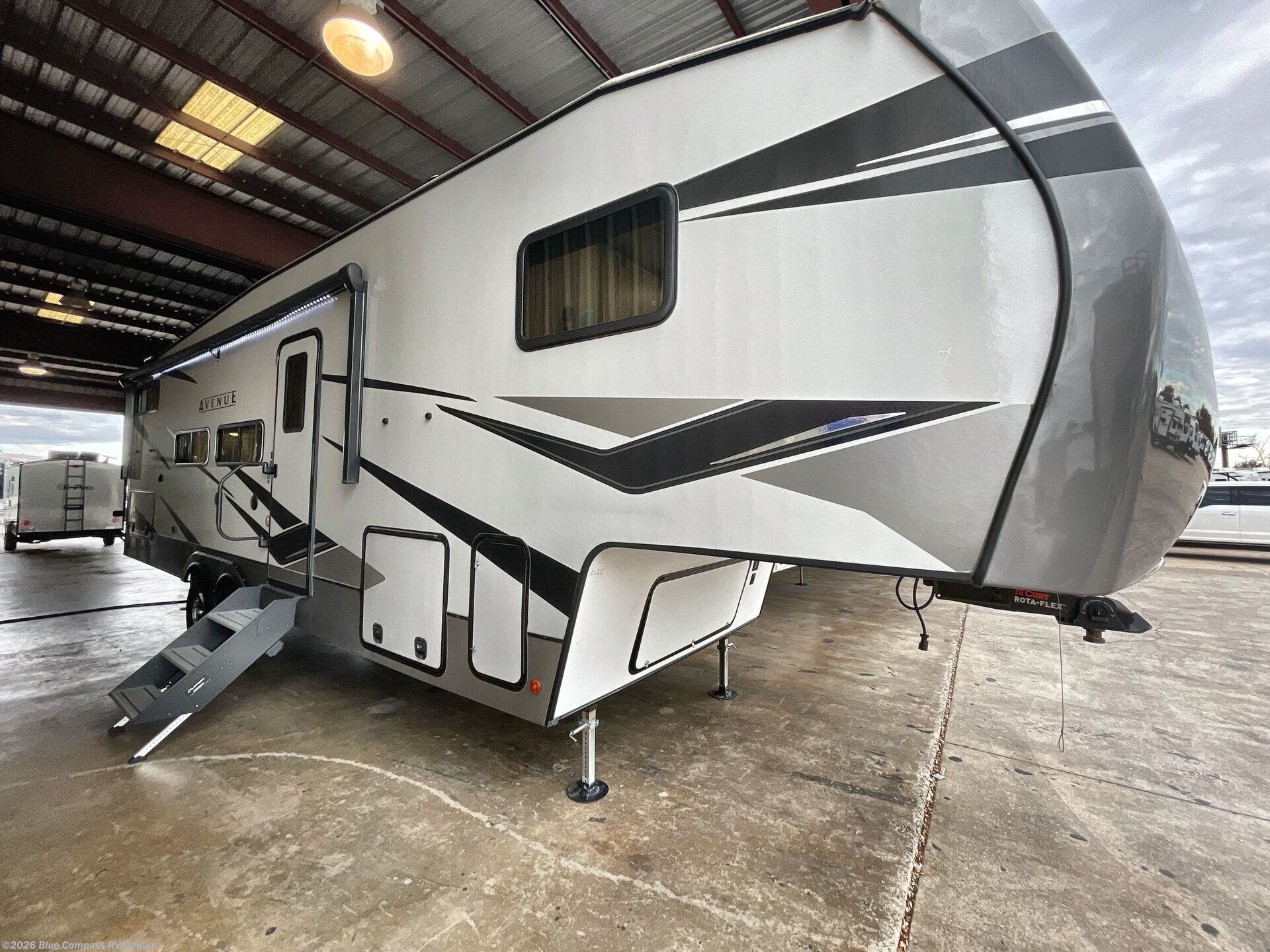 Used 2022 Alliance RV Avenue 31BHS available in Denton, Texas