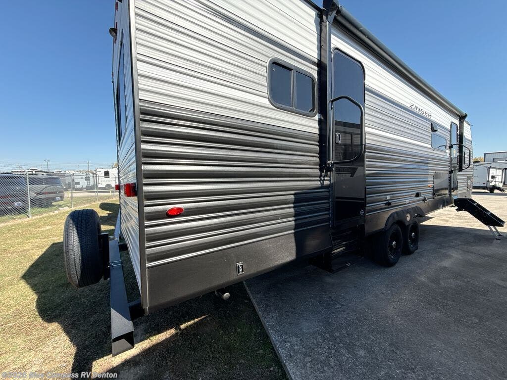 2026 Zinger 320FB by CrossRoads from Blue Compass RV Denton in Denton, Texas