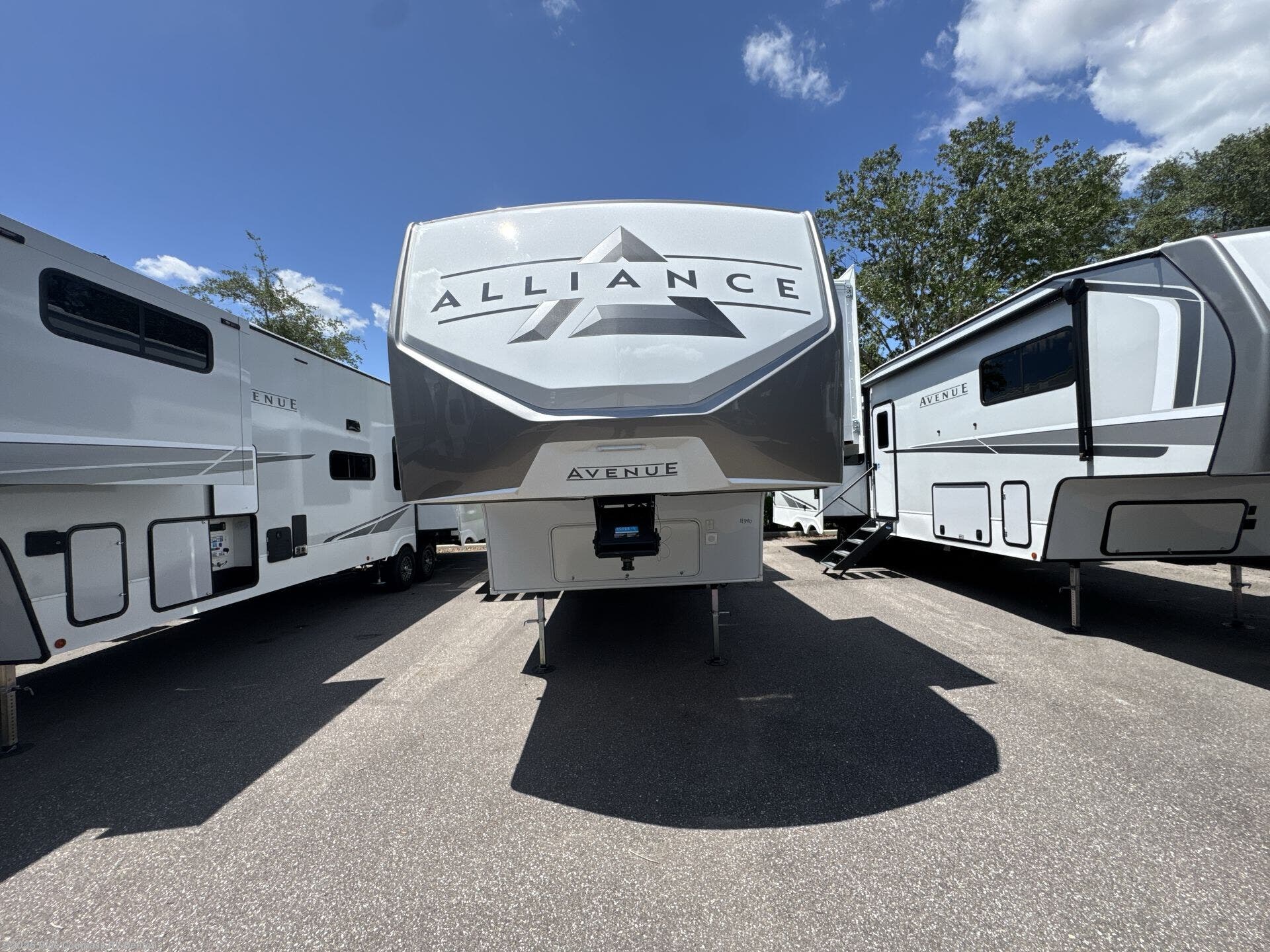 2025 Avenue 32RLS by Alliance RV from Blue Compass RV Denton in Denton, Texas