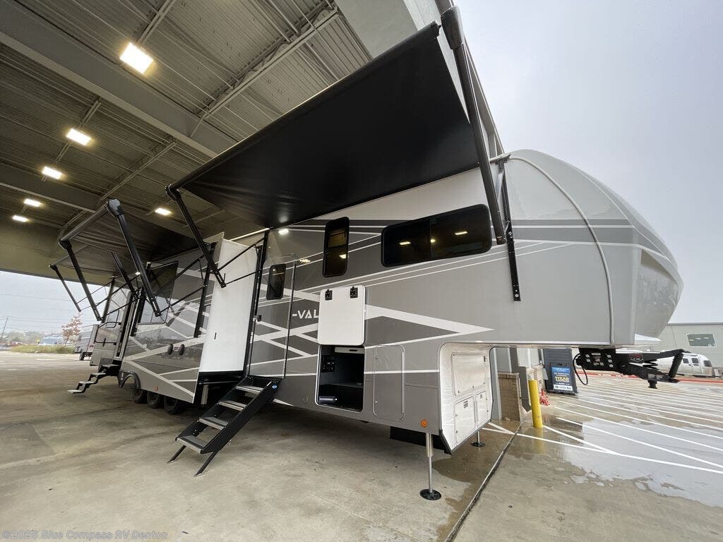 New 2026 Alliance RV Valor 44V14 available in Denton, Texas