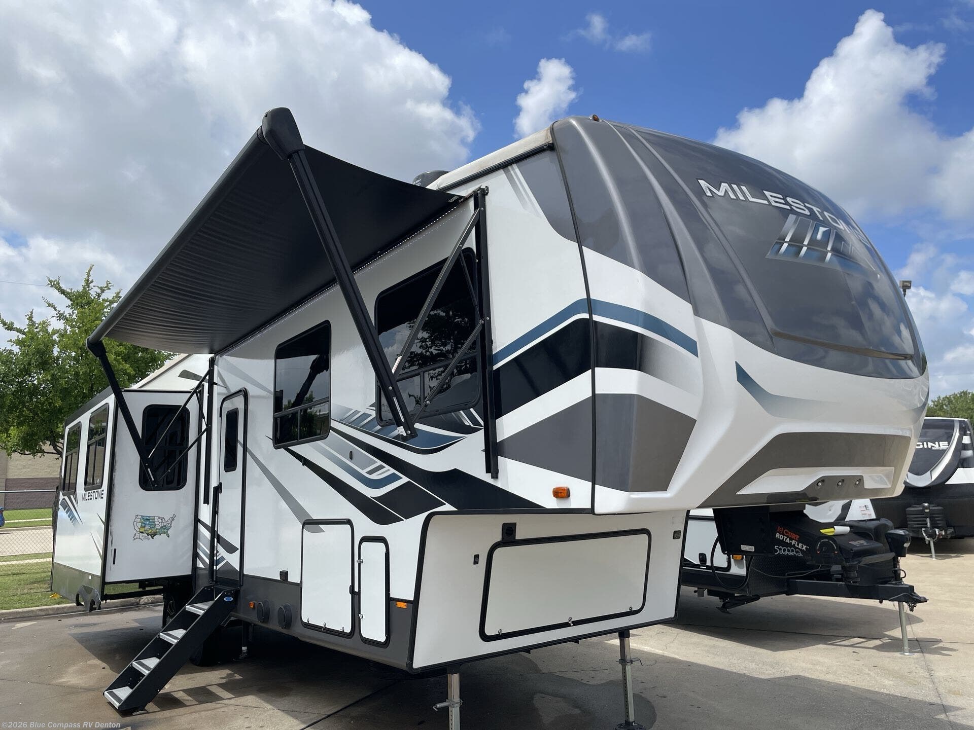 2023 Milestone 333MB by Heartland from Blue Compass RV Denton in Denton, Texas