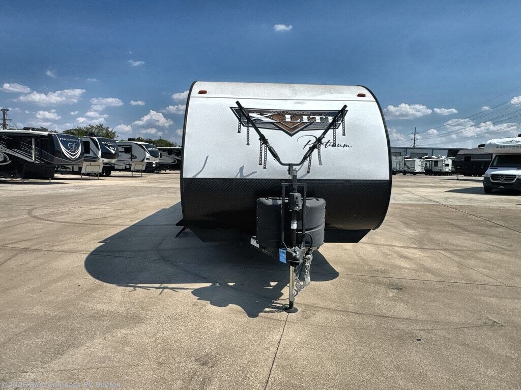 Used 2023 Forest River Wildwood X-Lite 263BHXL available in Denton, Texas