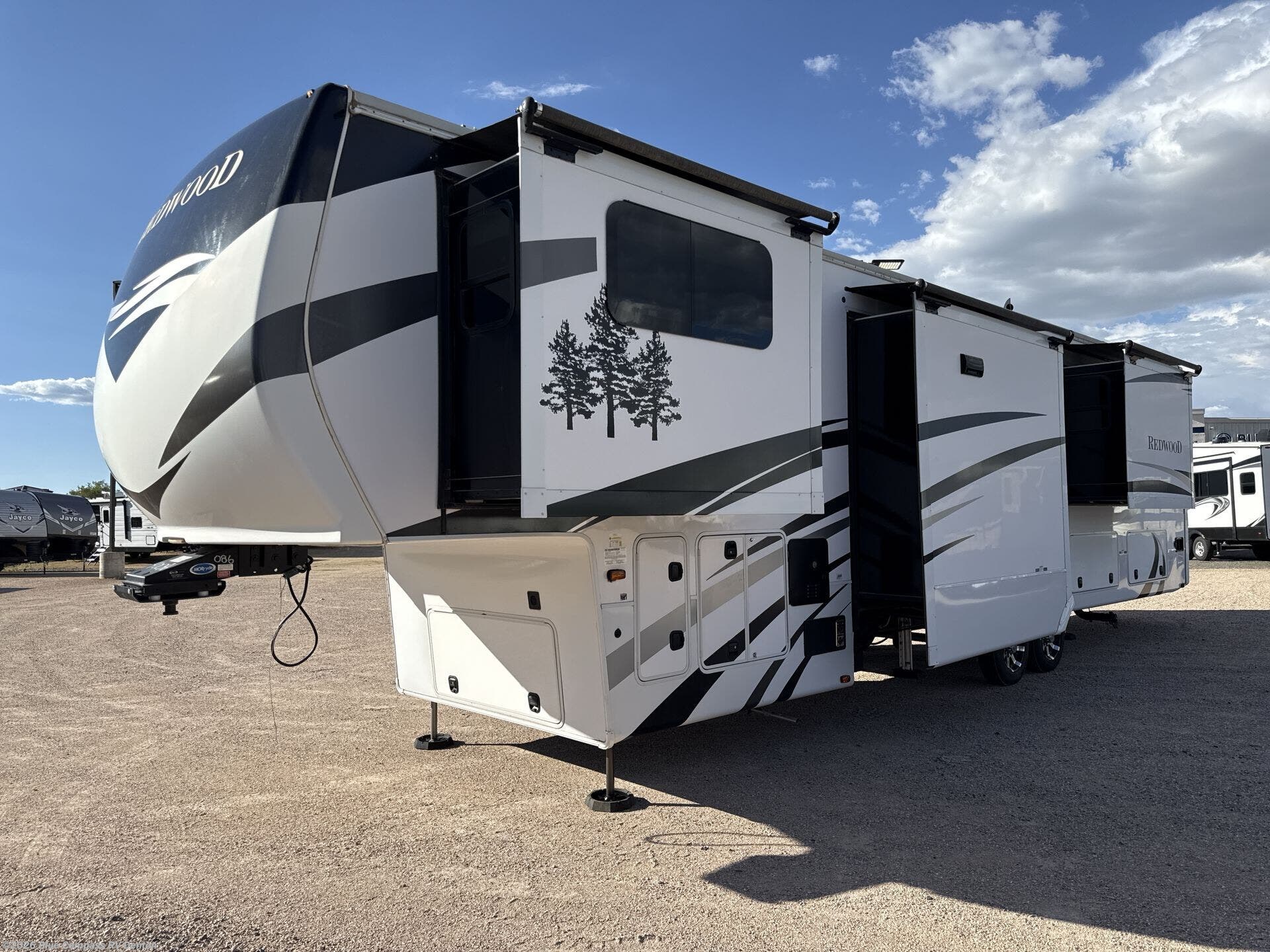 Used 2021 CrossRoads Redwood 3951MB available in Denton, Texas