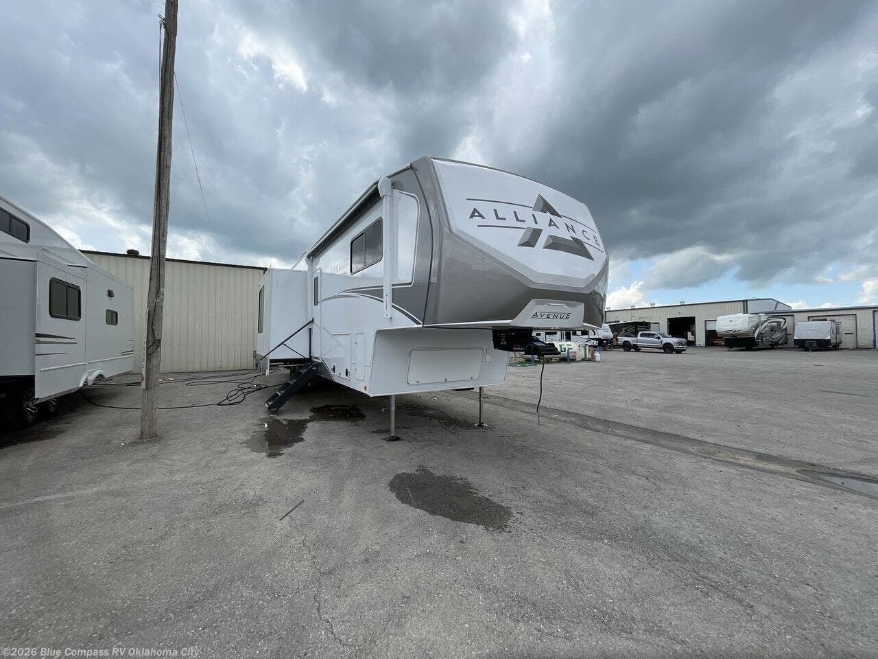 2026 Avenue 38DBL by Alliance RV from Blue Compass RV Oklahoma City in Norman, Oklahoma
