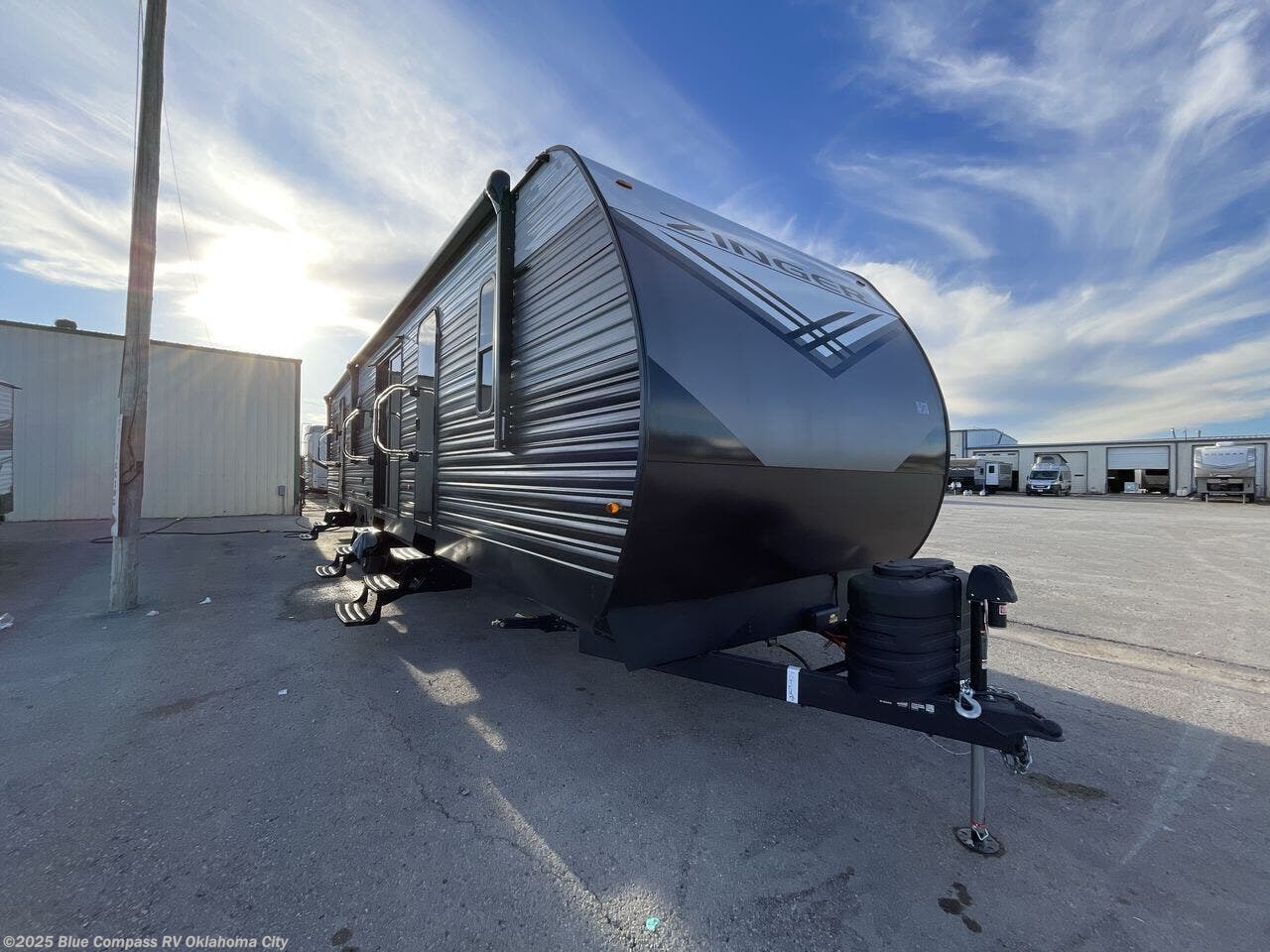 New 2026 CrossRoads Zinger 390DB available in Norman, Oklahoma