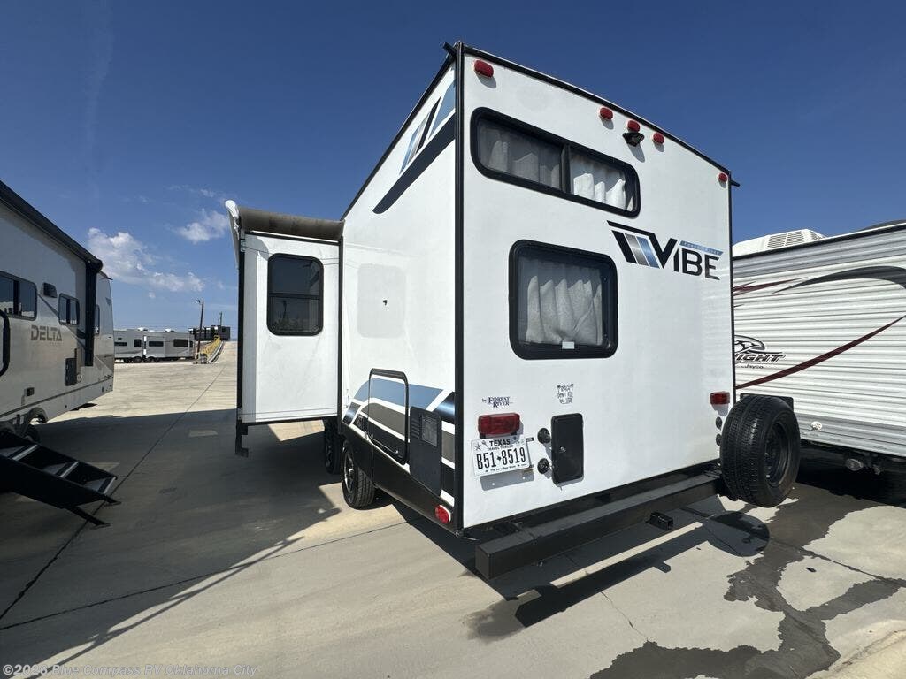 2021 Forest River Vibe 21BH - Used Travel Trailer For Sale by Blue Compass RV Oklahoma City in Norman, Oklahoma