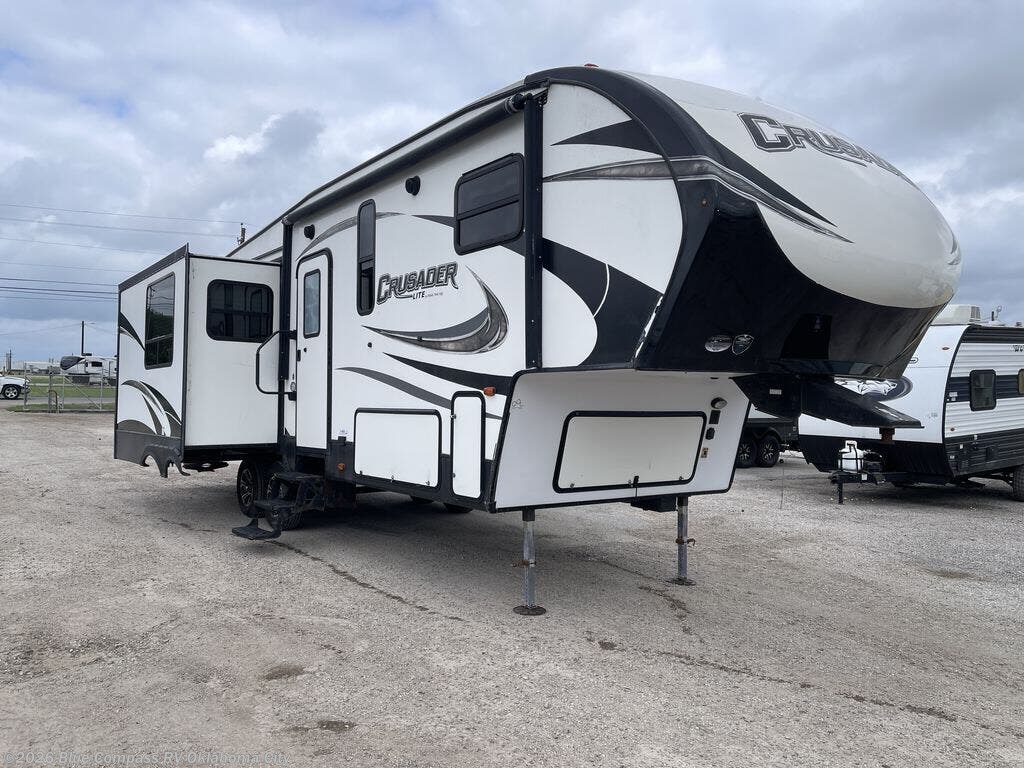 2019 Forest River CRUSADER 27RK - Used Fifth Wheel For Sale by Blue Compass RV Oklahoma City in Norman, Oklahoma