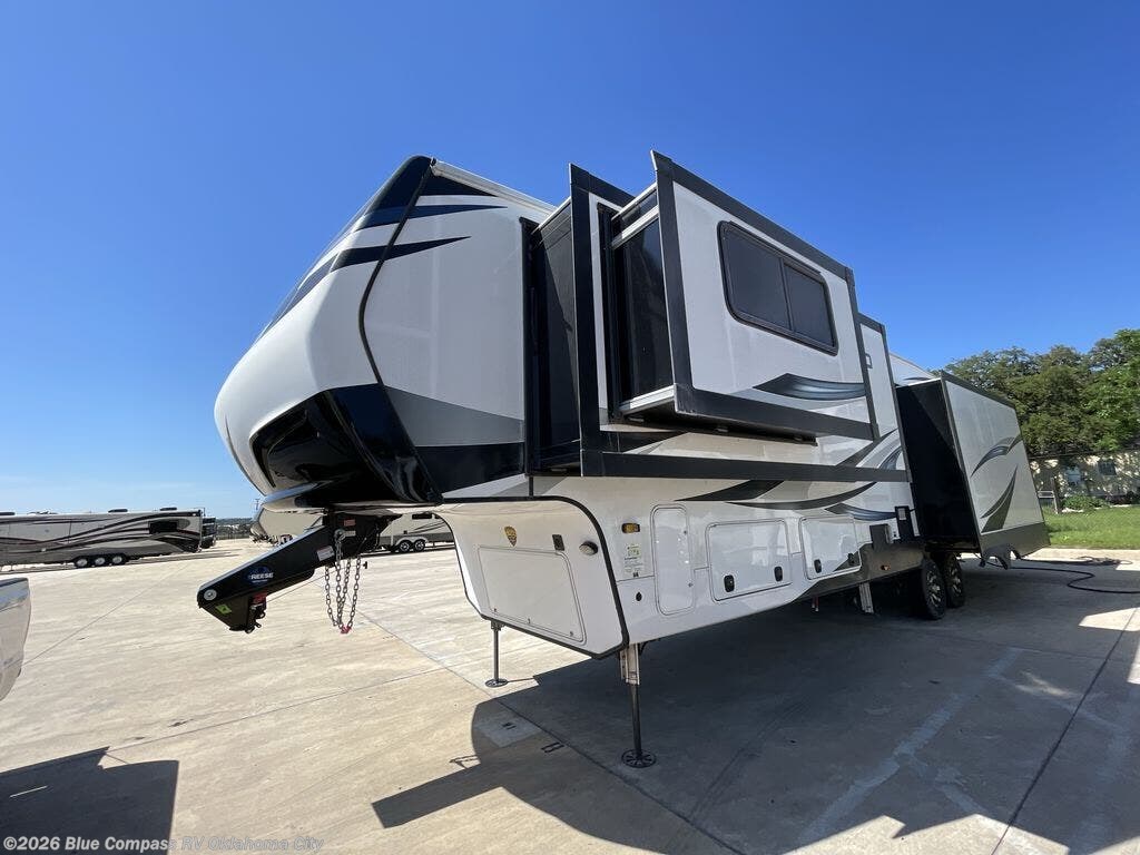 2021 CrossRoads Cameo 3891MK - Used Fifth Wheel For Sale by Blue Compass RV Oklahoma City in Norman, Oklahoma