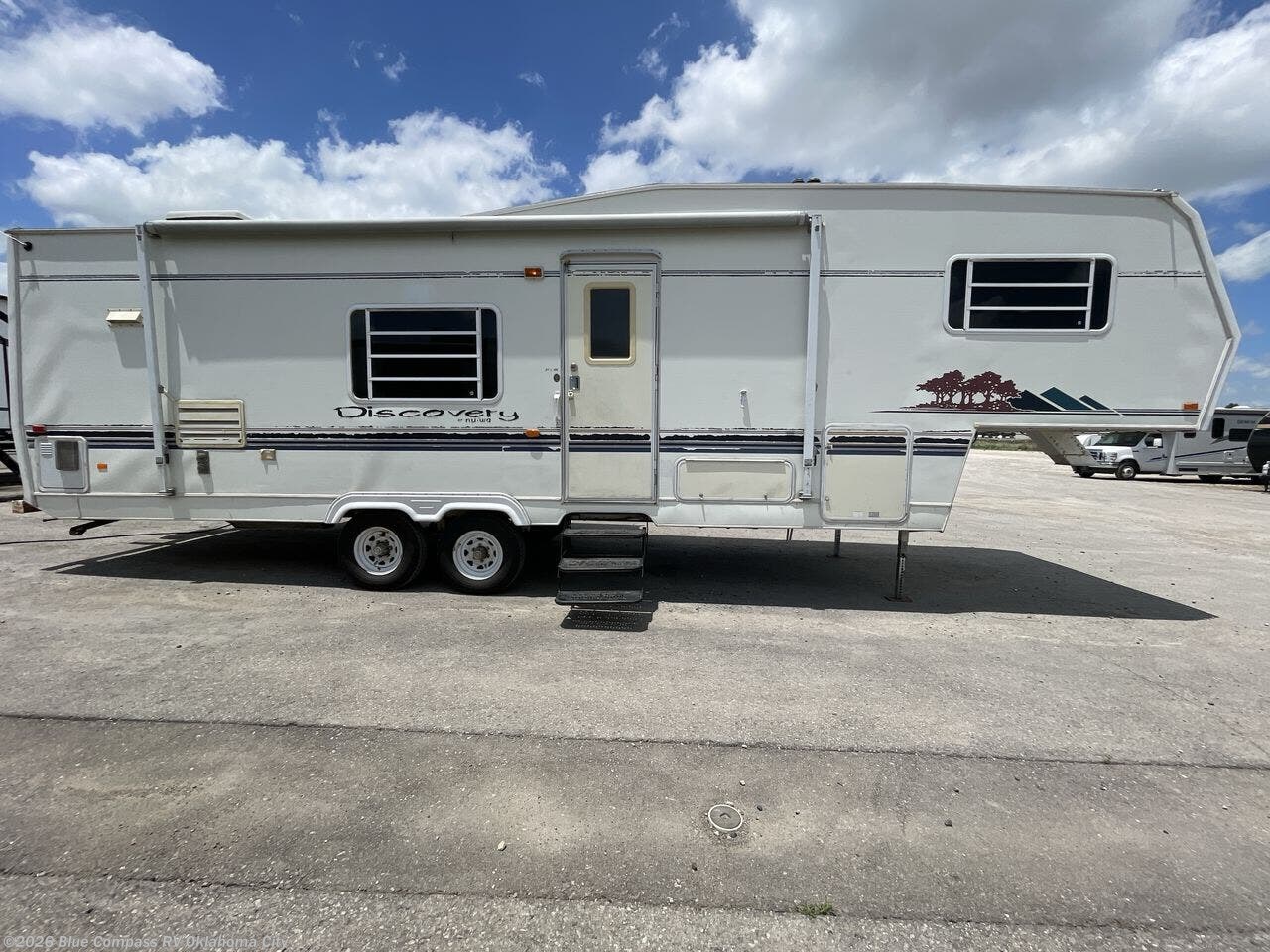 Used 1996 Nu-Wa Hitchhiker Discovery 31 1/2 RK available in Norman, Oklahoma