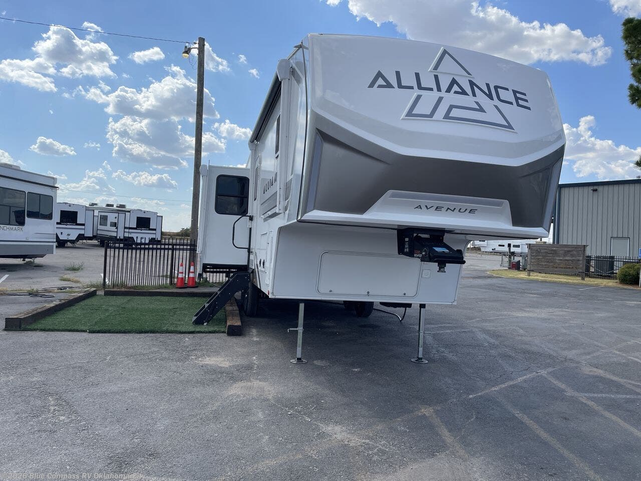2027 Avenue All-Access 29RL by Alliance RV from Blue Compass RV Oklahoma City in Norman, Oklahoma