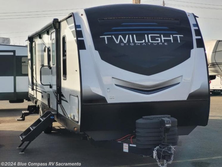 New 2024 Cruiser RV Twilight Signature 31BH available in Rancho Cordova, California