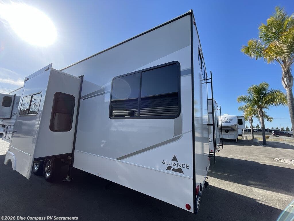 2025 Avenue 38DBL by Alliance RV from Blue Compass RV Sacramento in Rancho Cordova, California